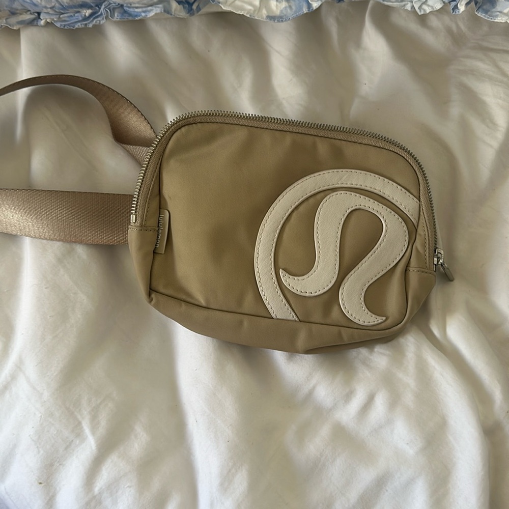Lulu Belt bag